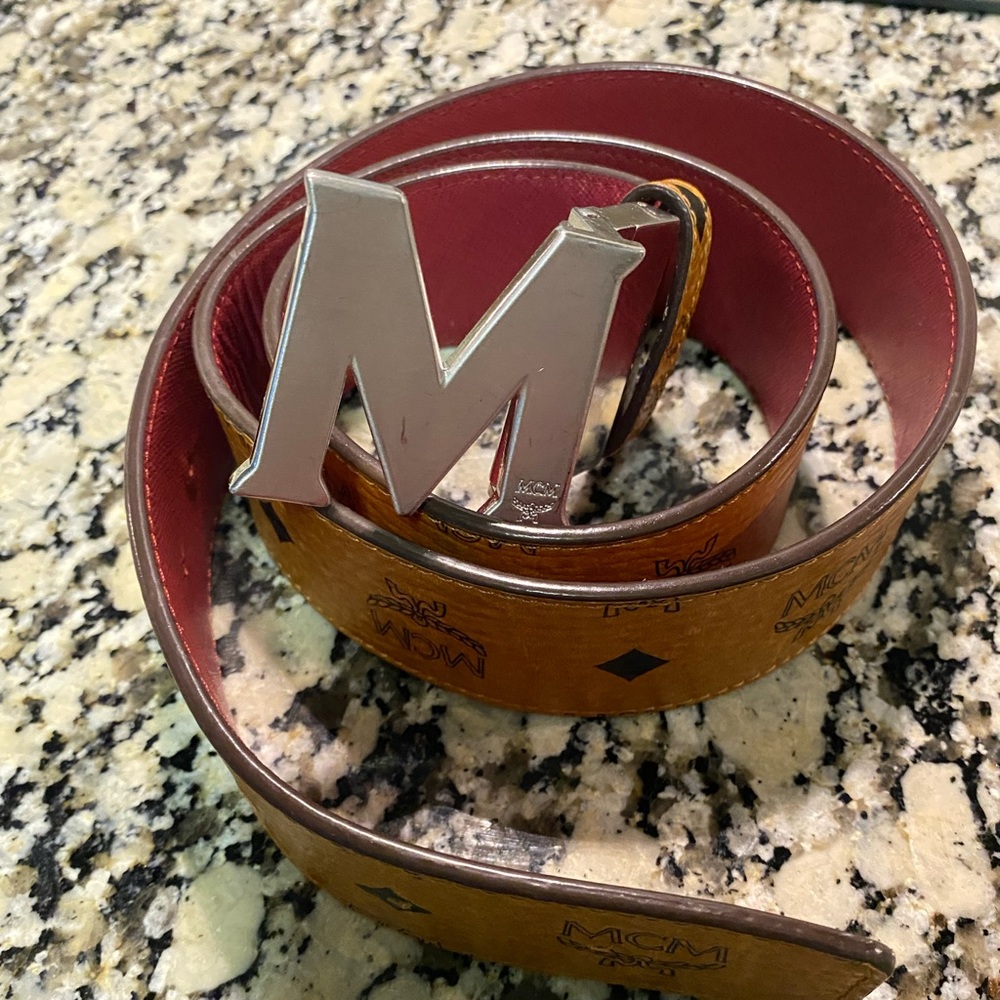 MCM M Reversible Belt Visetos Cognac/Red